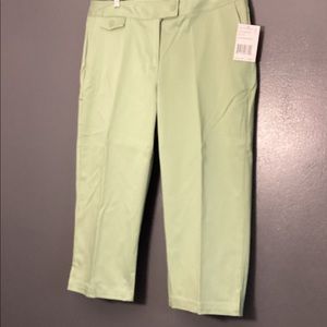 Women’s lime green capri’s.